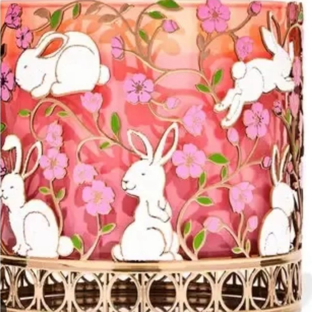 ❤️SOLD❤️New Bath&BodyWorks Floral Bunny Candle Holder